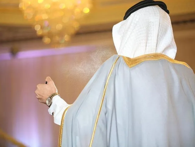 معقب تصاريح الزواج